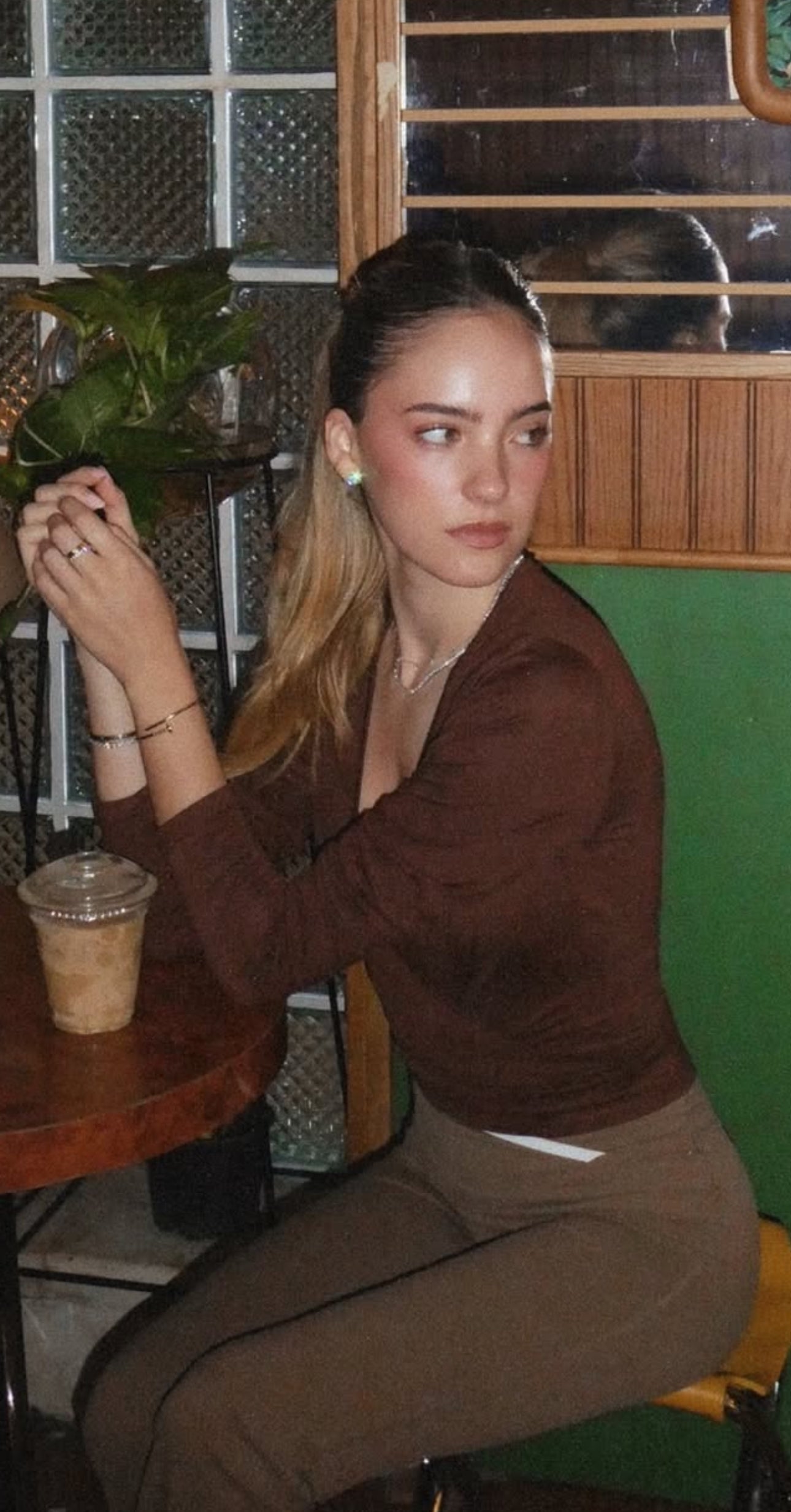 The Ballerina sweater chocolate